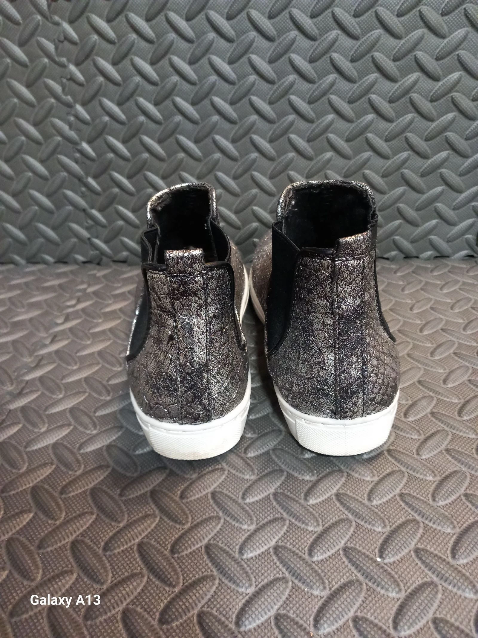 Chelsea-laarzen met metallic slangenprint – Maat 38 – photo 5